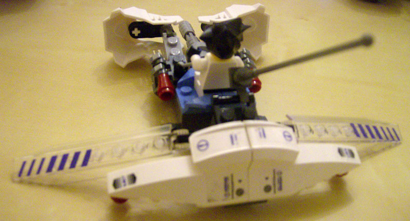 white_speeder_02.jpg