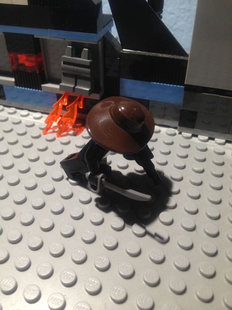 http://www.brickshelf.com/gallery/DarthPotato/MOCS/img_1051.jpg