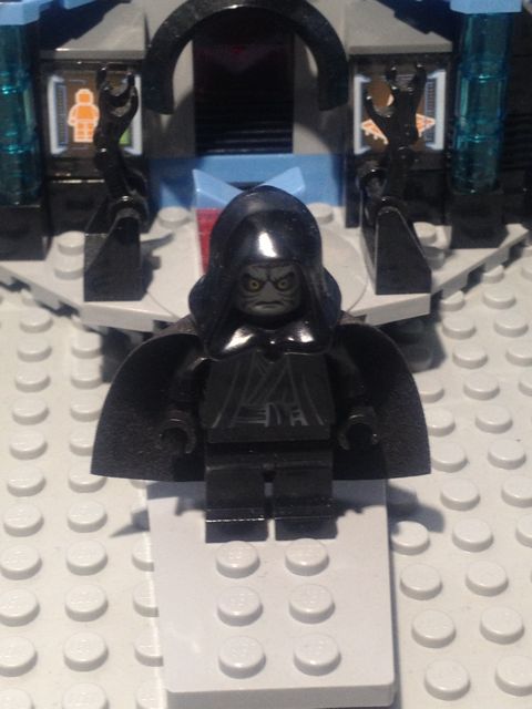 http://www.brickshelf.com/gallery/DarthPotato/MOCS/img_1073.jpg