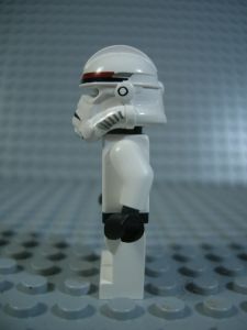 clone_trooper_darkred_side.jpg