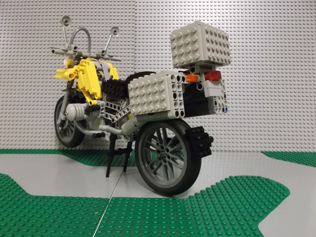 LEGO TECHNIC MOTORCYCLES: BMW GS 1200 by Legomotive