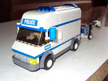 police_rescue_van_11.jpg