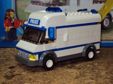 police_rescue_van_3.jpg