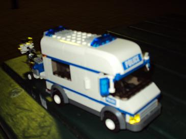 police_rescue_van_8.jpg