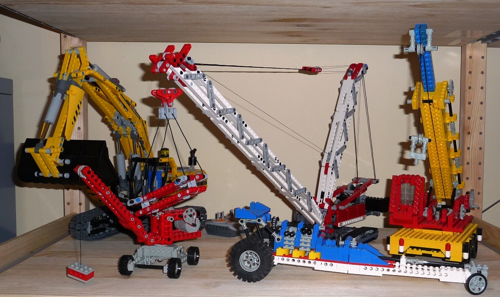 cranes_and_dragster_2.jpg