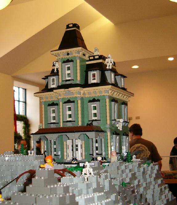 lego spooky mansion