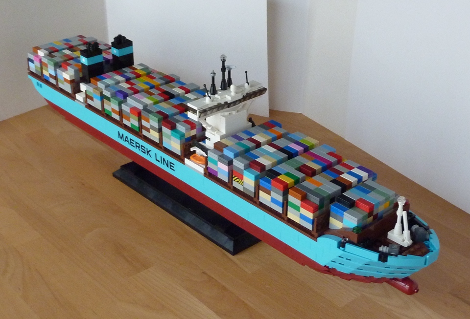 lego maersk container ship 10241