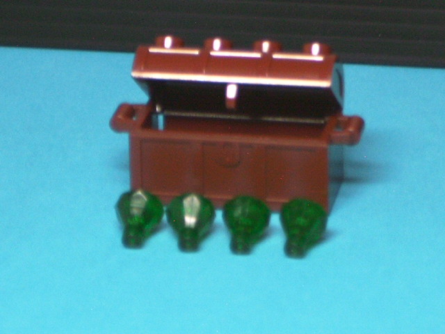 minifigure_3_treasure_box.jpg