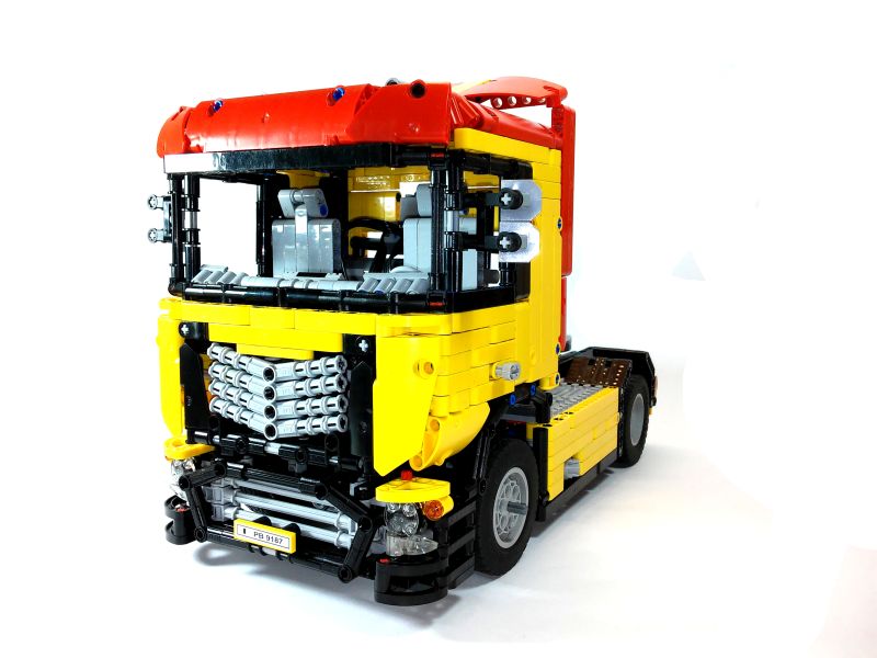 MOC] Yellow - LEGO Technic, Mindstorms, Model Team and Scale Modeling - Eurobricks Forums