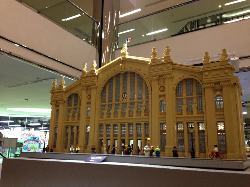 LEGO MOC Gare du Nord by rebrichitect