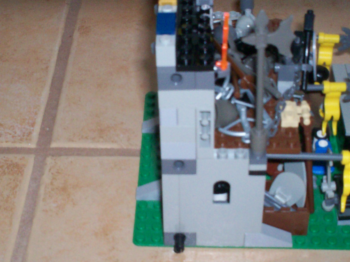 eurobricks_community_castle_armory_003.jpg