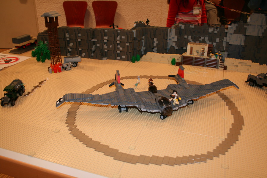 lego indiana jones fight on the flying wing