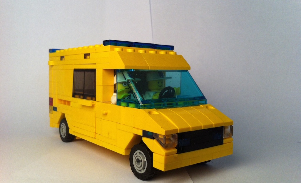 Sprinter ambulance - Town - Eurobricks Forums