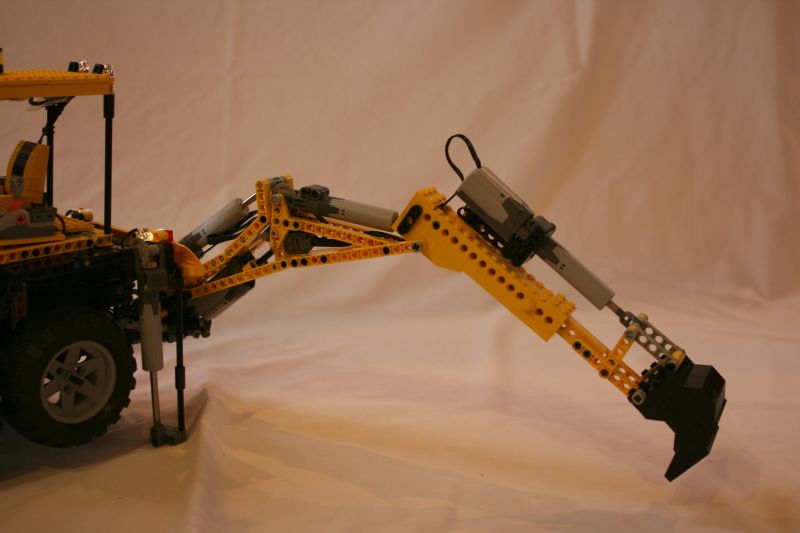 backhoe001.jpg