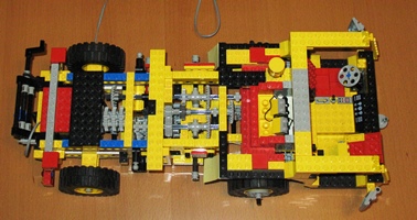 Lego 4WD vehicle version 1