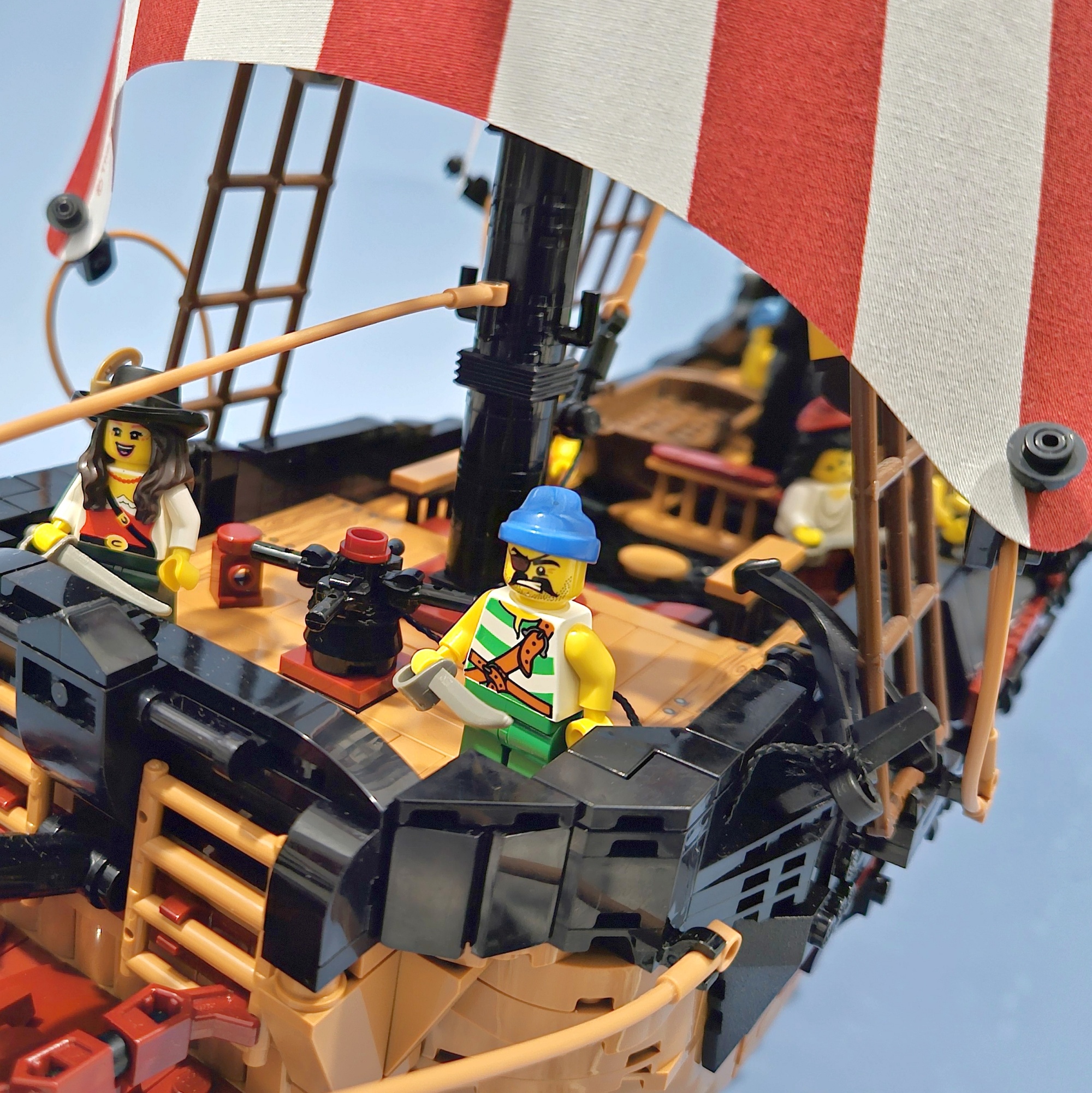 MOC] Peter Pan and Captain Hook's Jolly Roger - Pirate MOCs - Eurobricks  Forums