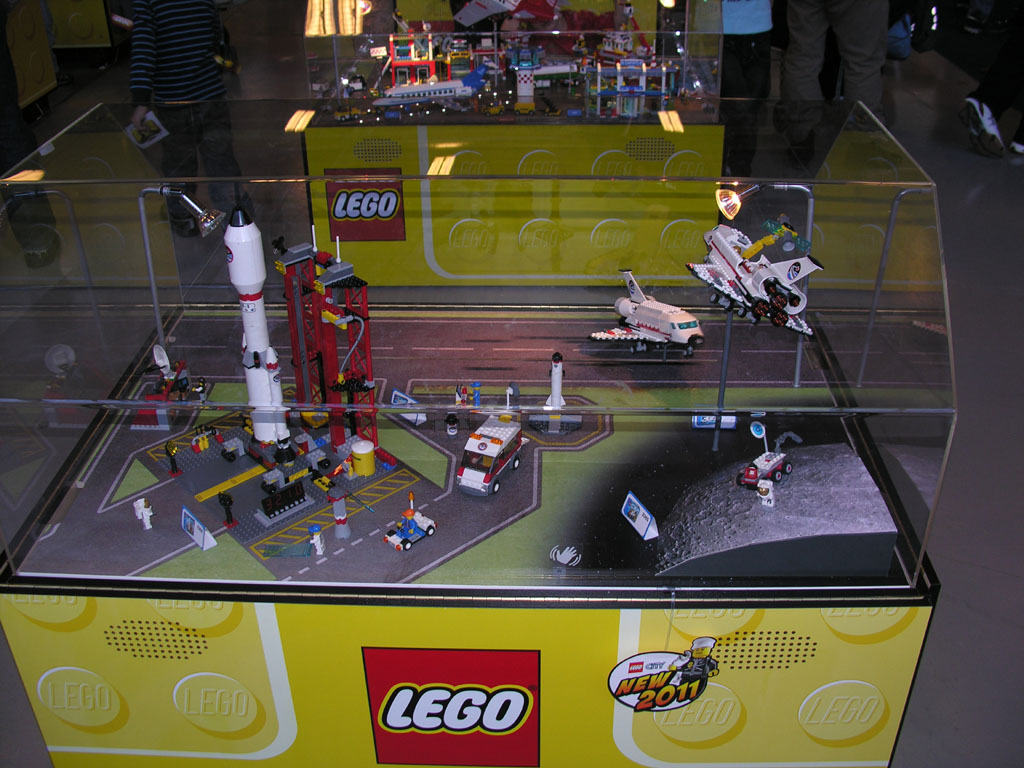 103_lego_city_new_space_sets.jpg
