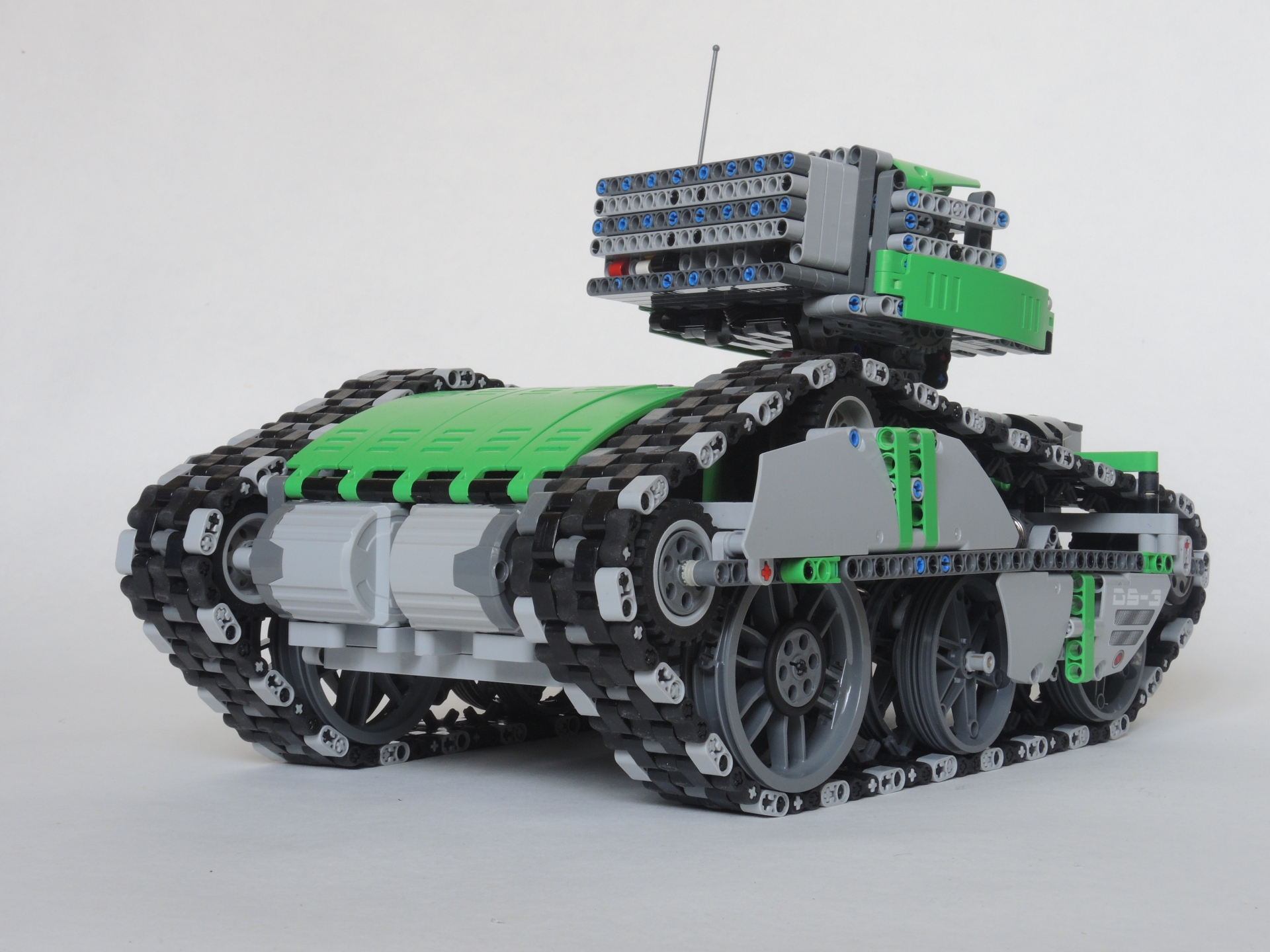 Lego technic tank chassis