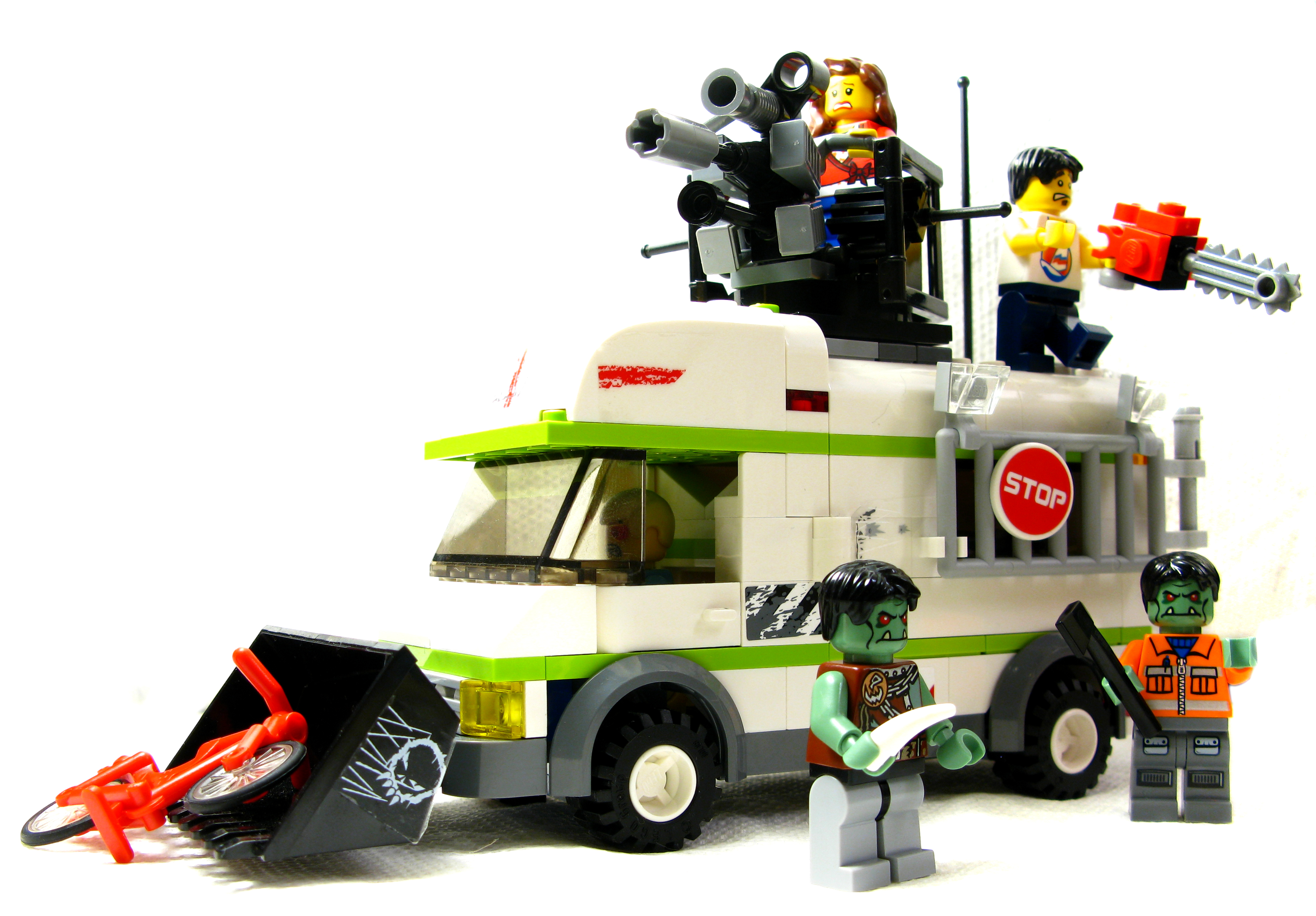Лего автобус для зомби апокалипсиса