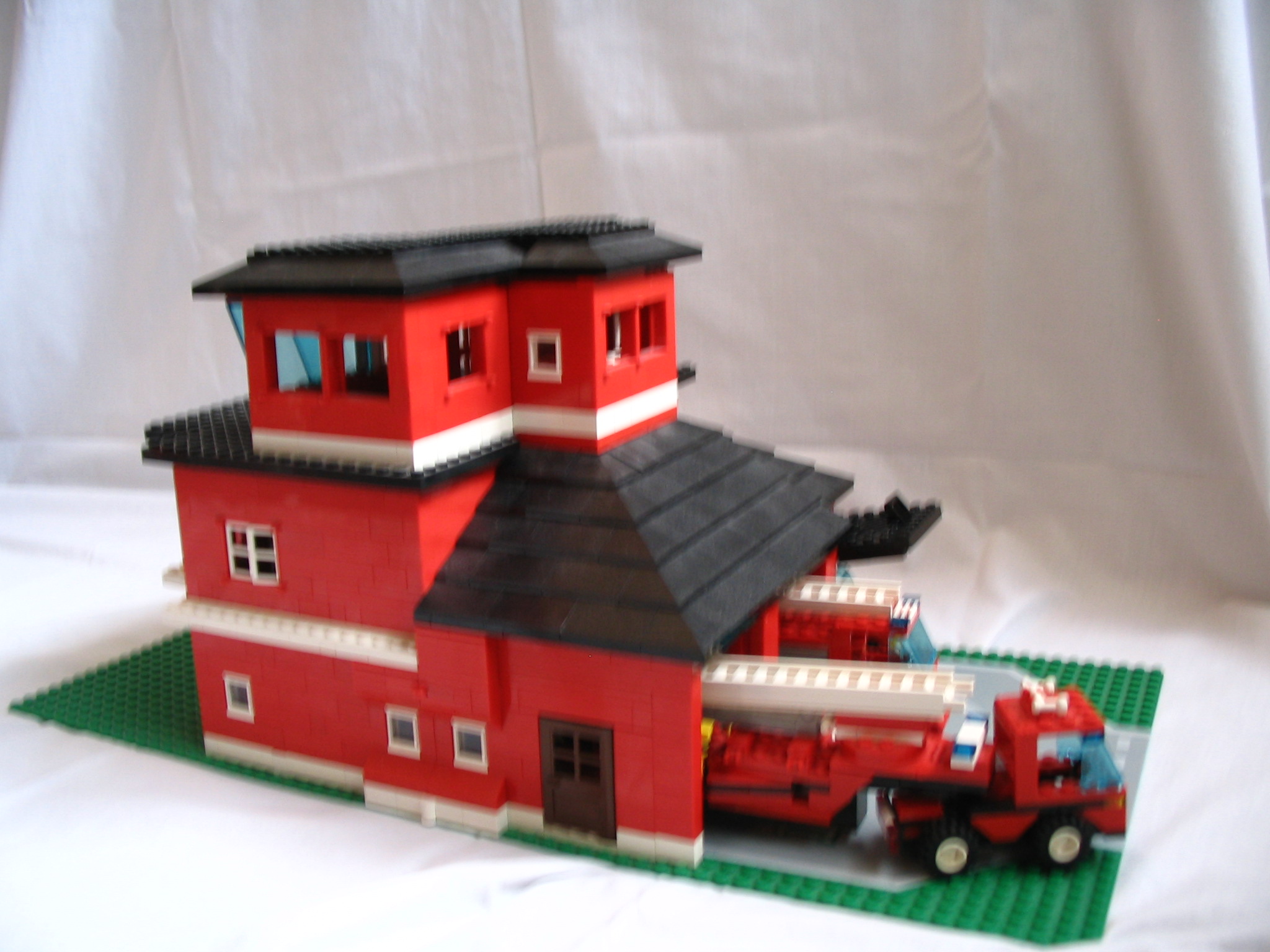 Brickshelf Gallery - 106_fire_house.jpg