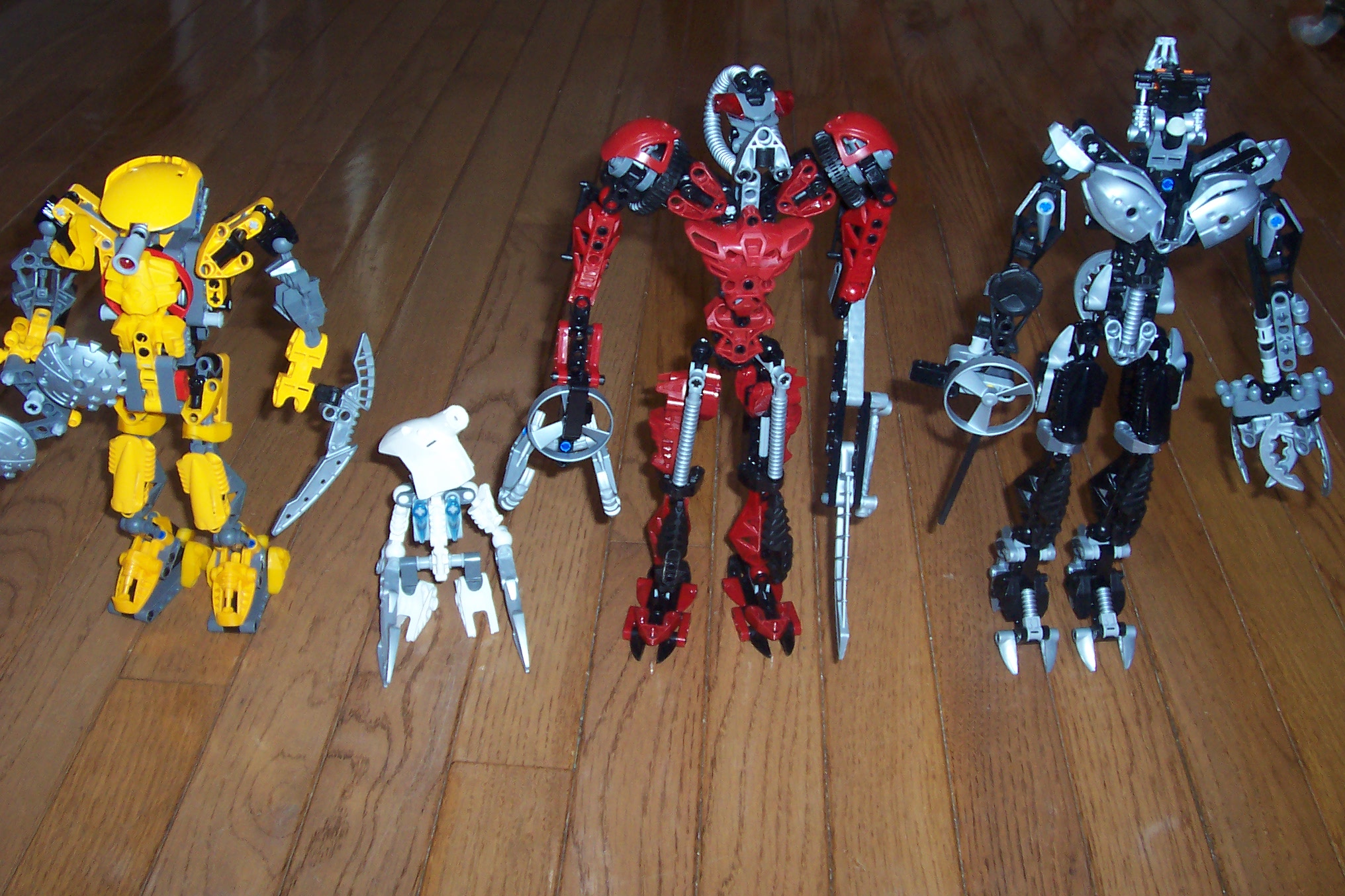 LEGO <b>Bionicle</b> 2005 Sets - Price and Size Sets/2005 - BIONICLEsector01 <b>Bioni...</b>