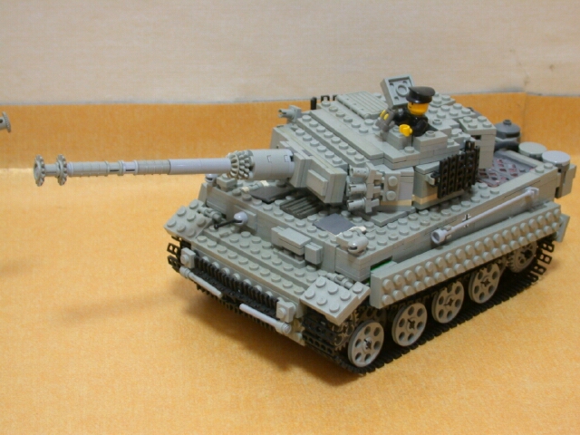 Brickshelf Gallery - tiger.jpg