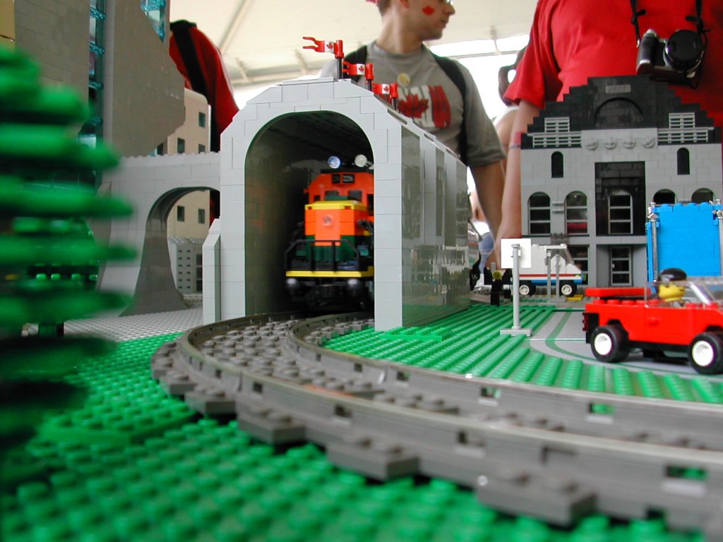 Brickshelf Gallery - train-02.jpg