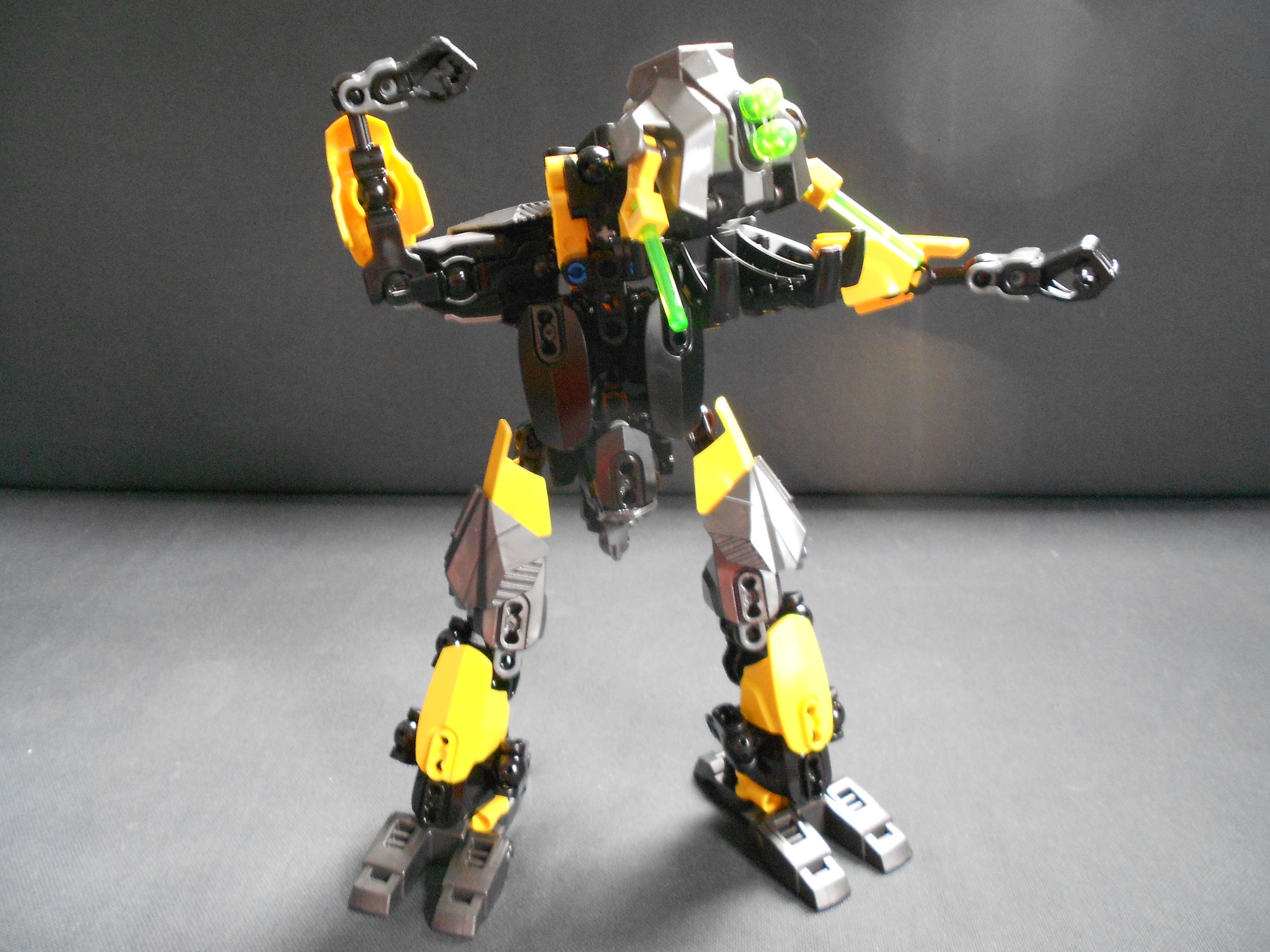 Constraction MOC: Alien Bounty Hunter Thing? - Lego Creations - The TTV ...