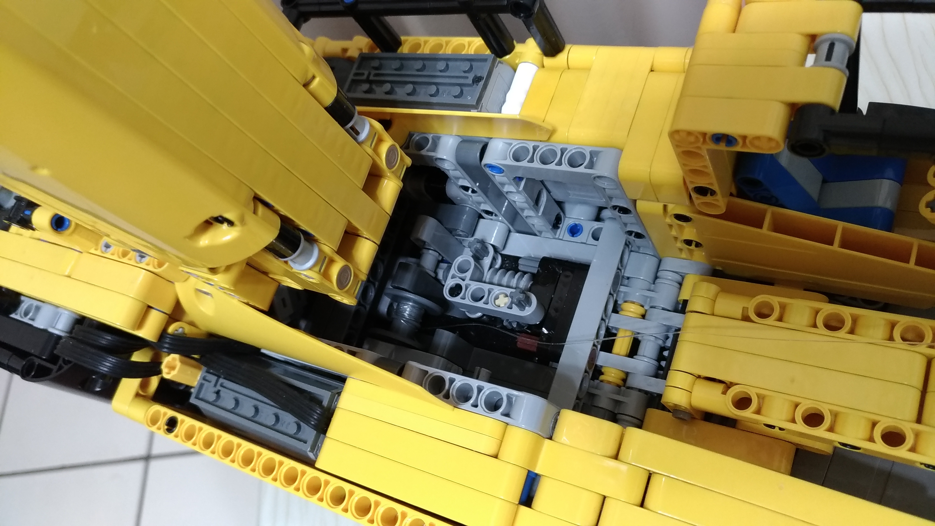 MOC REVIEW] Grove GMK6400 Mobile Crane - Page 30 - LEGO Technic,  Mindstorms, Model Team and Scale Modeling - Eurobricks Forums